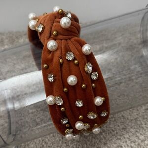Elegant Brown Headband with Pearls and Gold Gemstone